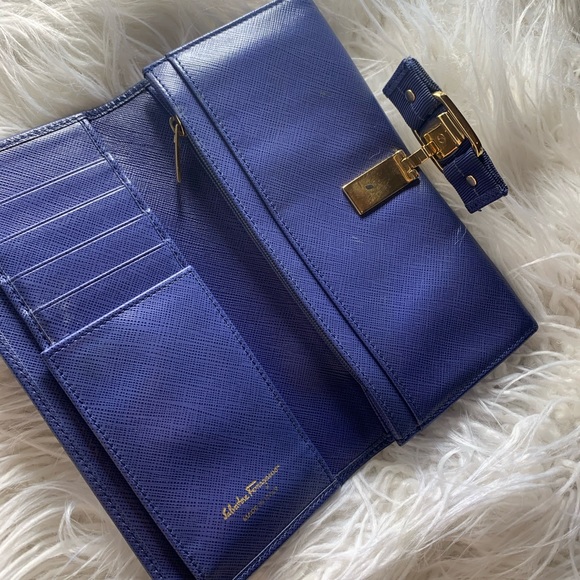 Salvatore Ferragamo leather bifold wallet - Picture 10 of 16